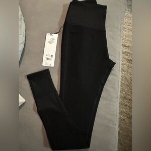 NWT $130 High-Waist Alosoft Lounge Legging Sz Small in Black Price Firm!